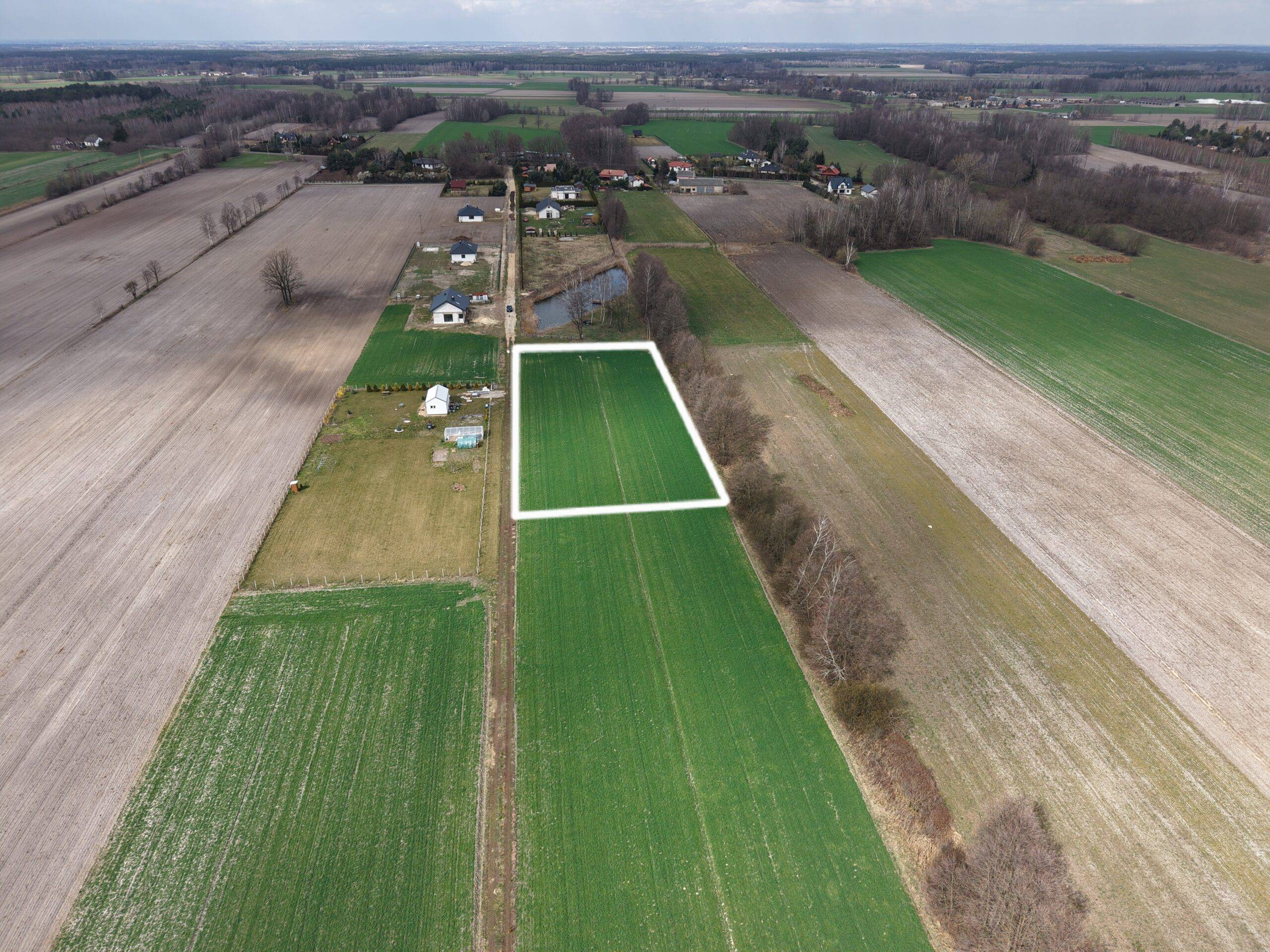 Działka na sprzedaż poza miastem