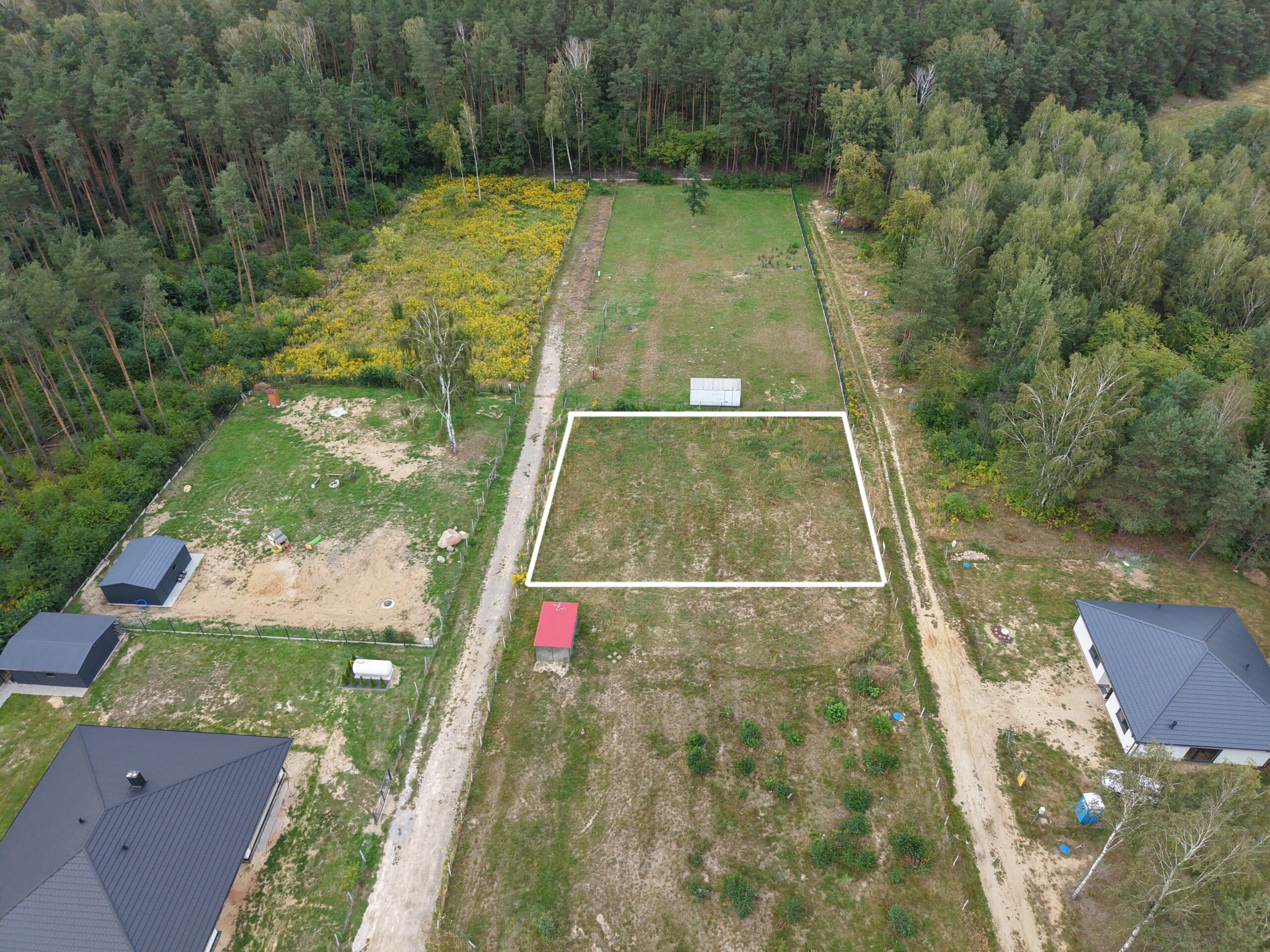 Działka z prawomocnym pozwoleniem na budowę – Dąbrówka-Strumiany (1015 m²)