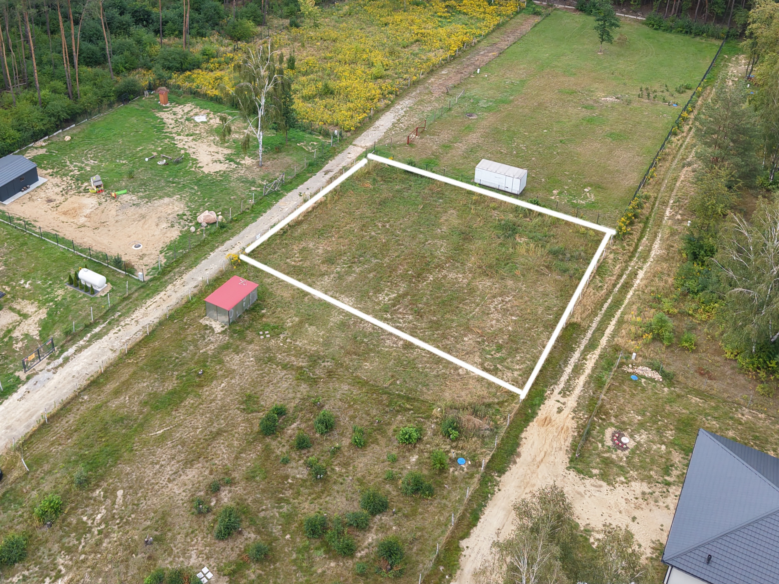 Działka z prawomocnym pozwoleniem na budowę – Dąbrówka-Strumiany (1015 m²)